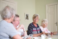 awo_archiv_tag_02_0915_aeltere_frauen_beim_kaffeeklatsch.jpg