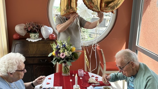 Renate und Helmut Blaha feiern „Gnaden-Platin-Hochzeit“ im AWO Seniorenzentrum Kurt-Schumacher-Haus - Seit 72 Jahren unzertrennlich