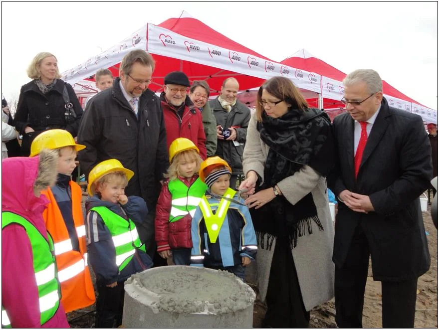 Grundsteinlegung mit Zeitkapsel Grundsteinlegung mit Zeitkapsel